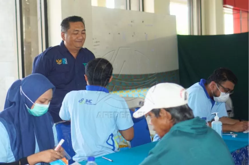 Sehat Bersama PG Glenmore Warga Antusias Ikut Layanan Kesehatan Gratis