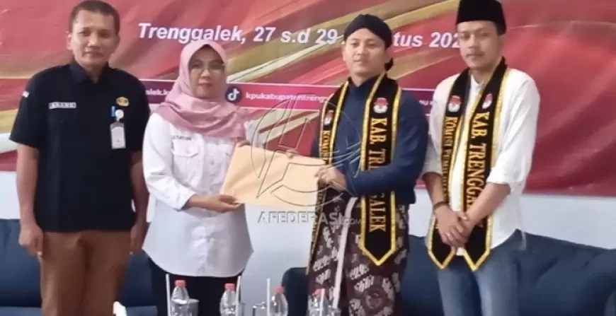 Didukung 8 Partai, Mochamad Nur Arifin dan Syah Natanegara Resmi Mendaftar di Pilkada Trenggalek 2024