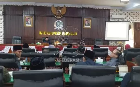 DPRD Trenggalek Umumkan Pembentukan Enam Fraksi dalam Rapat Paripurna