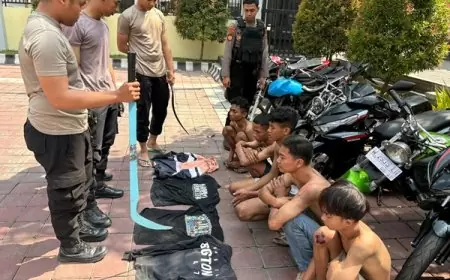 Lima Pemuda Bawa Sajam dan Diduga Hendak Balap Liar diamankan Polres Gresik 