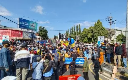 Ricuh, Ribuan Massa Turun Jalan Minta KPK Segera Tangkap Bupati