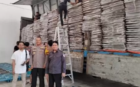 2.645 Kotak Suara Tiba di KPU Gresik, Bawaslu Gresik Lakukan Pengawasan Ketat