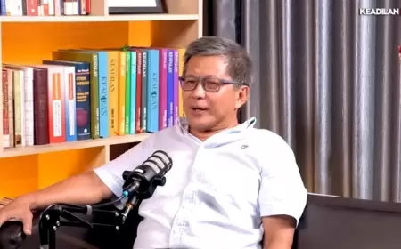 PDIP Bakal 'Habisi' Jokowi jika Gabung ke Prabowo? Rocky Gerung: The Enemy Of Your Enemy Is My Friend