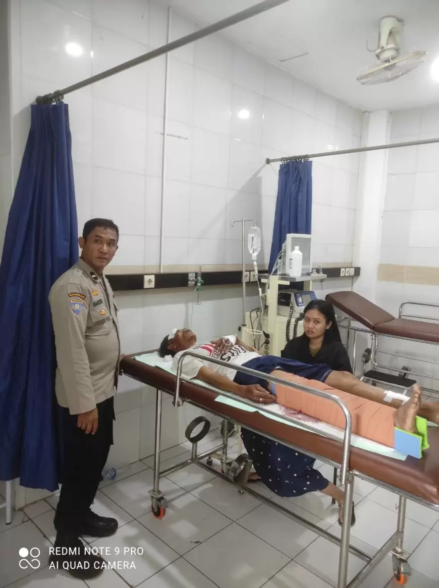 Motor Oleng Tabrak Bus Transjatim di Balongpanggang Gresik, Korban Luka di Wajah dan Patah Tulang Kaki 