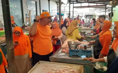 Kunjungi Pasar Tradisional, Cabup Yusuf Rio Serap Aspirasi Pedagang dan Borong Sayur