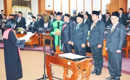 Pimpinan DPRD Gresik Resmi Dilantik, Ketua DPRD Gresik M Syahrul Munir: Segera Bentuk Alat Kelengkapan Dewan