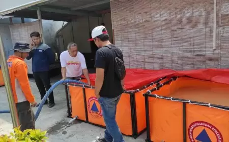 Musim Kemarau, Pemdes Boteng Menganti Gresik Datangkan Air Bersih dari BPBD Gresik Bantu Krisis Air Warga