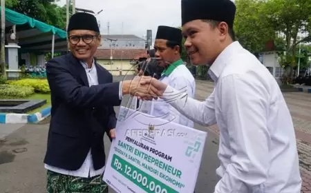 Peringatan Hari Santri 2024, Pj Bupati Tulungagung : Santri Harus Berperan Aktif di Berbagai Sektor