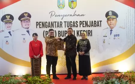 Hanindito Himawan Antar Heru Wahono Jadi Pjs Bupati Kediri
