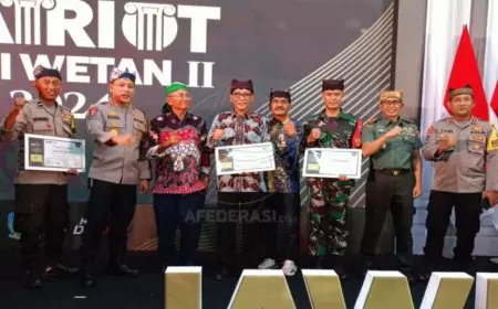 Top! Pak Bhabin Desa Sepanjang Polresta Banyuwangi Raih Penghargaan APJW