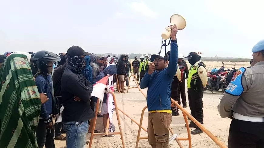 Tuntut serap Tenaga Kerja lokal 60 Persen, Warga Ring 1 Mengare  Gresik Demo Smelter Freeport