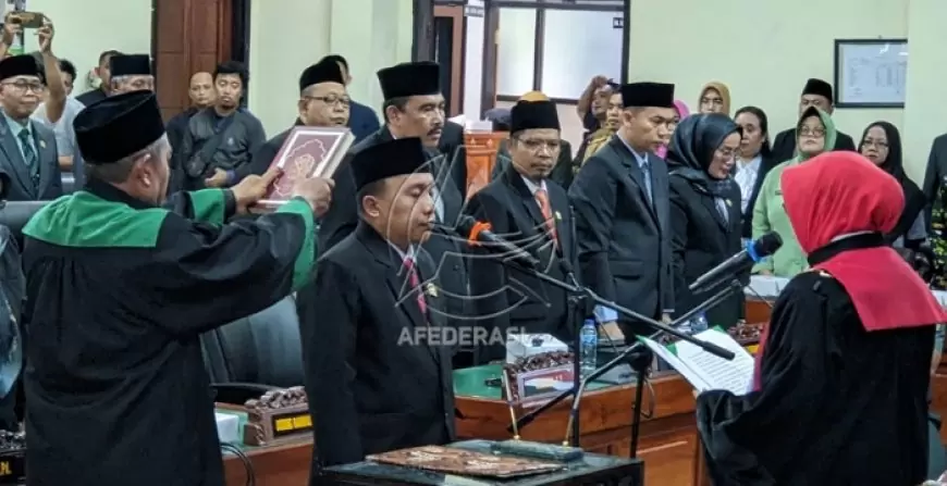 Ketua DPRD Definitif Trenggalek Resmi Dilantik, Rapat Perdana Bahas Raperda 2025