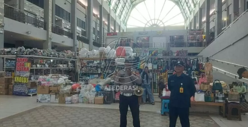 Satlantas Polres Trenggalek Blusukan Pasar, Suarakan Pentingnya Tertib Berlalu Lintas