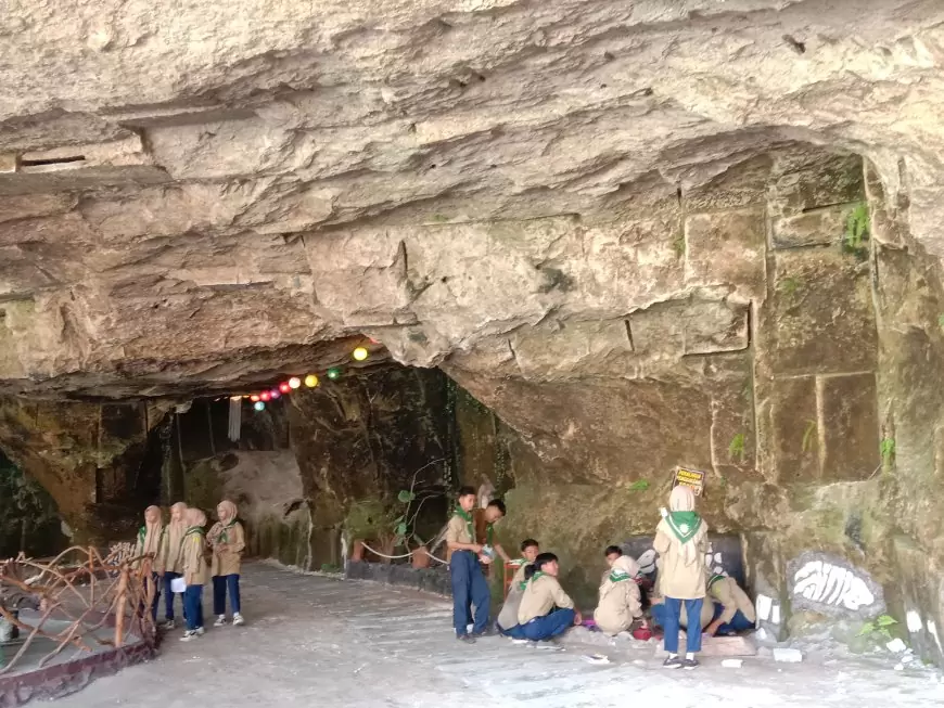 Eksotiknya Dino Gunung Pundut Desa Ketanen Panceng Gresik, Destinasi Wisata Baru Bekas Tambang Kapur