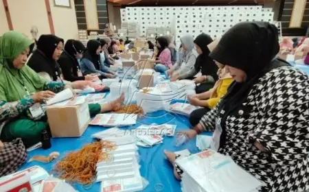 KPU Situbondo Libatkan 165 Tenaga Sortir, Targetkan Pelipatan Surat Suara Pilkada Rampung Tepat Waktu
