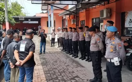 Relawan Kotak Kosong Sampaikan Aspirasi, Polres Trenggalek Perketat Pengamanan