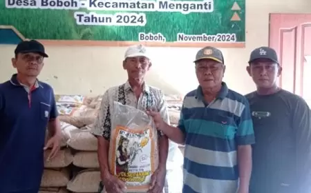 Bagikan Bibit Padi ke 110 Petani, Strategi Pemdes Boboh Tingkatkan Produktivitas Pertanian