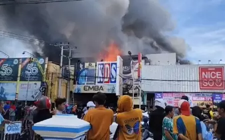 Pusat Perbelanjaan KDS Situbondo Dilalap Api