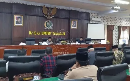 Banggar DPRD Trenggalek Bahas Raperda APBD 2025, Permasalahan Jalan Jadi Sorotan Utama