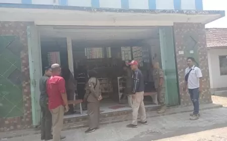 Satpol PP Persempit Peredaran Rokok Ilegal 