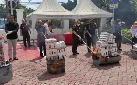 Kejari Gresik Musnahkan Barang Bukti Berbagai Kasus Didominasi Perkara Judi Online