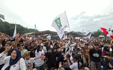 Alun-alun Bondowoso Penuh Sesak saat Kampanye Akbar Paslon RAHMAD