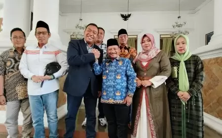 Menjadi Sejarah Politik Usai Pilkada Mas Rio dan Mbk Ulfi Kunjungi Bupati Situbondo ke Pendopo