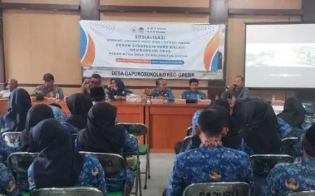 Kolaborasi KWG dan AKD Gresik Kota Beri Edukasi Literasi Media Perangkat Desa
