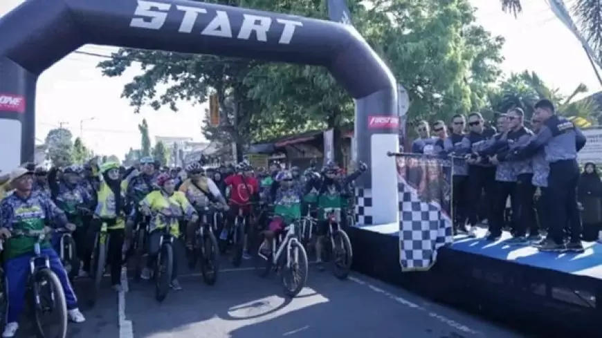 Pj Bupati Jember Lepas Fun Bike Prima dalam HUT TNI Ke-79