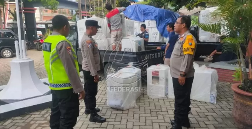 Polres Trenggalek Kawal Ketat Pendistribusian Logistik Pilkada 2024