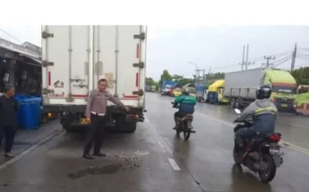 Nahas, Pemotor asal Lamongan Tewas Usai Tabrak Truk Parkir di Jalur Tengkorak Gresik