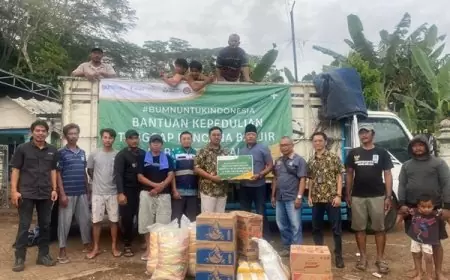 Pemulihan Pasca Banjir di Malang, Petrokimia Gresik Kirim Ratusan Paket Sembako