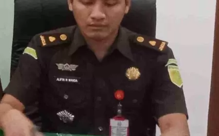 Sempat Bebas Usai Menang Pra Peradilan, Ketua BPD Roomo Gresik Kembali Ditetapkan Sebagai Tersangka dan Ditahan