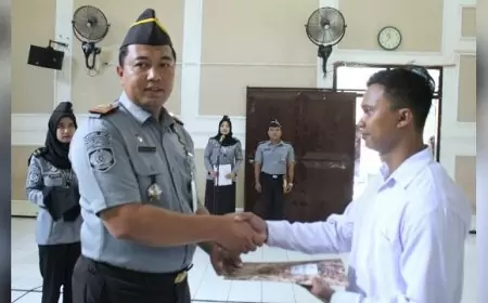 Kado Natal, Enam Warga Binaan Rutan Situbondo Terima Remisi Khusus