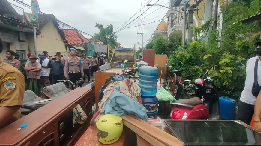 Sempat Halangi Petugas, Eksekusi Rumah Senilai Milyaran Rupiah di Gresik Akhirnya Berhasil Dikosongkan