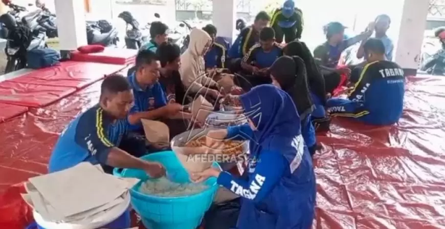 Pasca Banjir Bandang, Pemkab Situbondo Dirikan Dapur Umum untuk Warga Terdampak