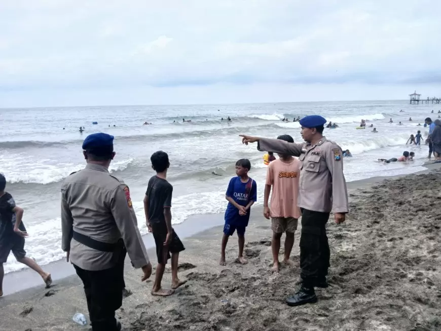 Libur Nataru 2024, Satpolairud Situbondo Tingkatkan Pengamanan di Pantai Pasir Putih