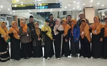 Awal Tahun 2025, PT Zamzam Berkah Wisata Berangkatkan Belasan Jamaah Umroh