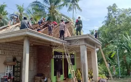 Puting Beliung Terjang Desa Karanggandu, Puluhan Rumah Rusak