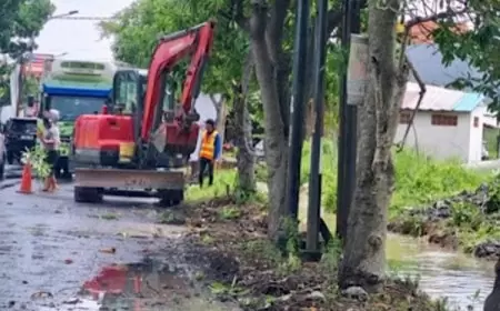 Warga Keluhan Kawasan Jalan KH Syafii Kerap Banjir, Komisi IV DPRD Sidak Temukan Ada Urugan Sumbat Drainase