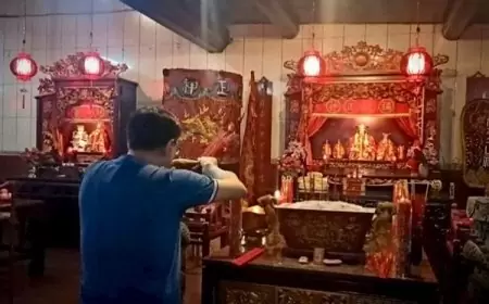 Momen Kebersamaan Perayaan Imlek 2576 Warga Tionghoa di Kota Santri Gresik