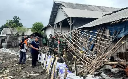 Banjir Rob Terjang Situbondo, Dua Rumah Warga Rusak Dihantam Gelombang