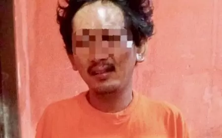 Kepergok Mengasak HP di Warung Sembako, Pencuri di Gresik Babak Belur Dihajar Massa