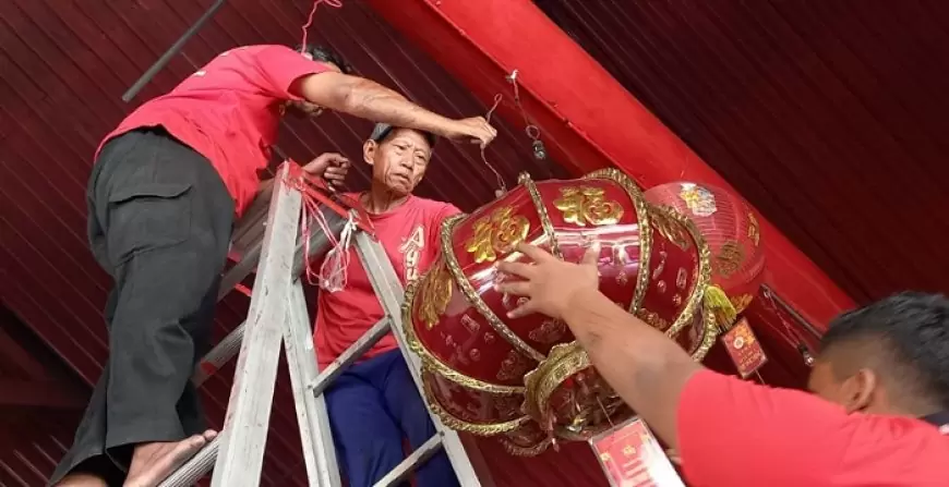 Mengintip Kesibukan Kelenteng Tjoe Tik Kiong Tulungagung Sambut Tahun Baru Imlek