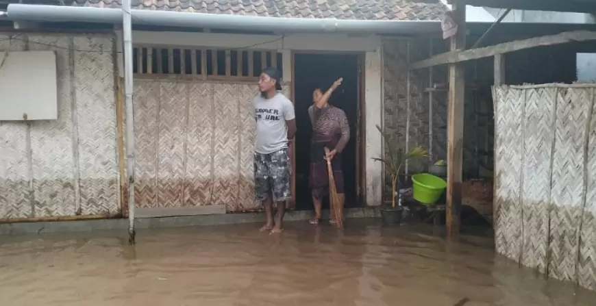 Sungai Kalorkoran Meluap, Puluhan Rumah di Situbondo Terendam Banjir