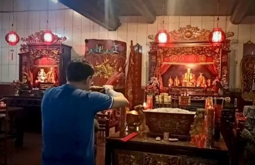 Momen Kebersamaan Perayaan Imlek 2576 Warga Tionghoa di Kota Santri Gresik