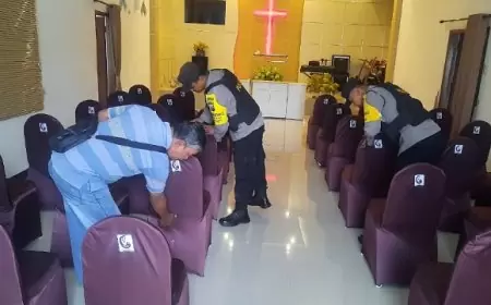 Polres Trenggalek Perketat Pengamanan Gereja, Pastikan Ibadah Berjalan Kondusif