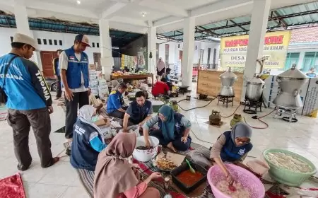 Dapur Umum Situbondo Genjot Produksi, 5.500 Nasi Bungkus Disalurkan Setiap Hari