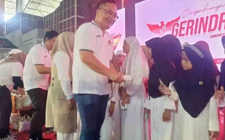 Meriah, Puluhan Ribu Orang di Gresik Ikuti Jalan Sehat HUT Gerindra ke-17 