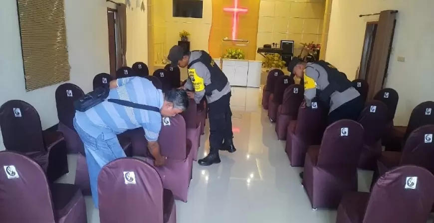 Polres Trenggalek Perketat Pengamanan Gereja, Pastikan Ibadah Berjalan Kondusif